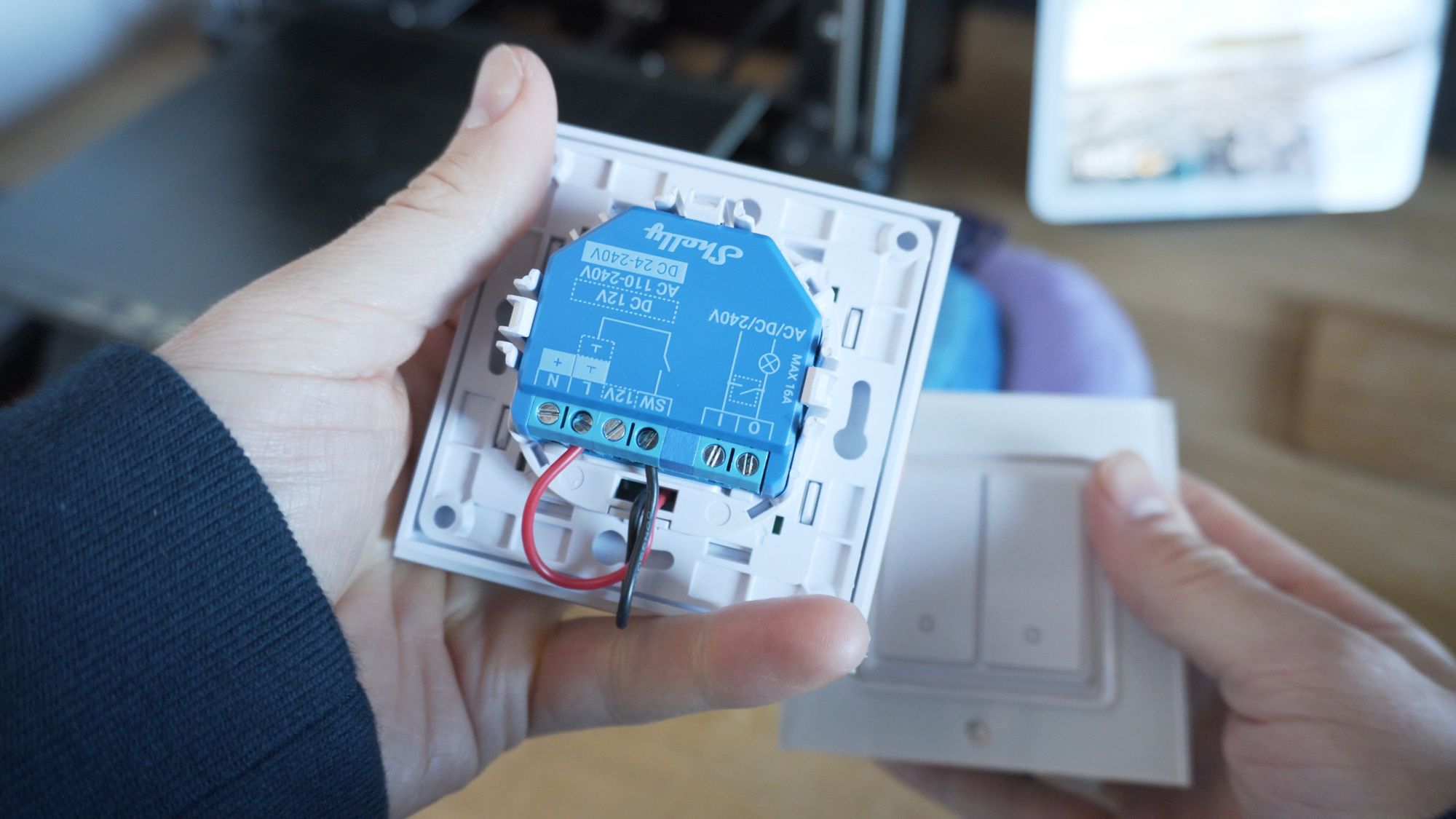 These Smart Light Switches Are Modular!? - Shelly Wall Switches