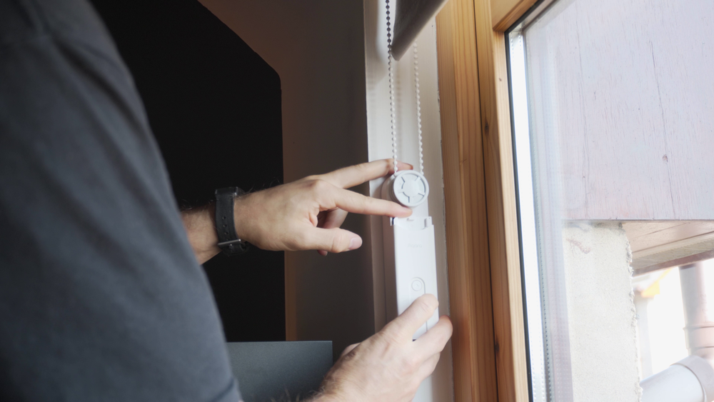 Easy & Affordable Smart Blinds in Minutes Aqara E1 Roller Shade Driver Review