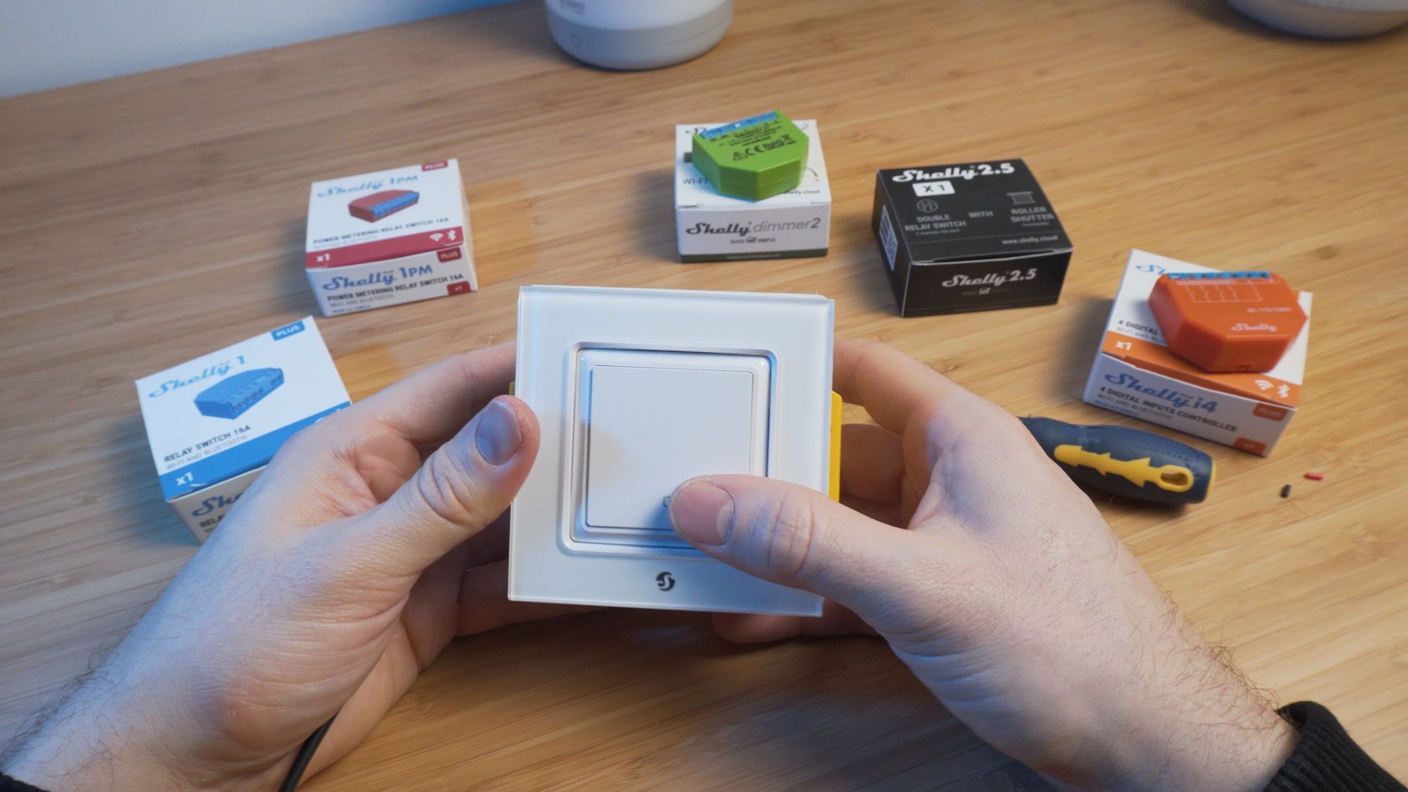These Smart Light Switches Are Modular!? Shelly Wall Switches